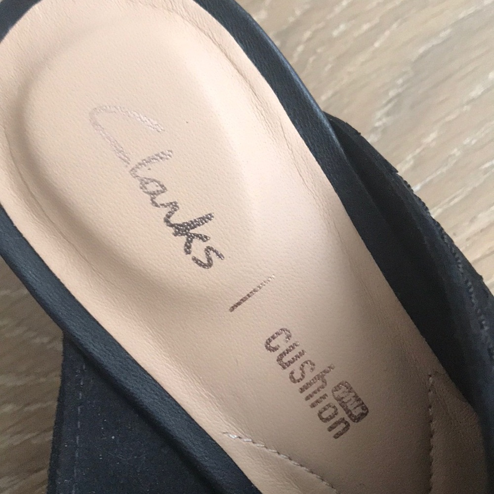 Clarks Size 6.5 - Picture 3 of 6